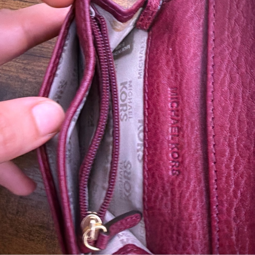 Michael Kors Womens Keychain  Wallet Small Chartreuse Leather Credit Card Id - Picture 3 of 3